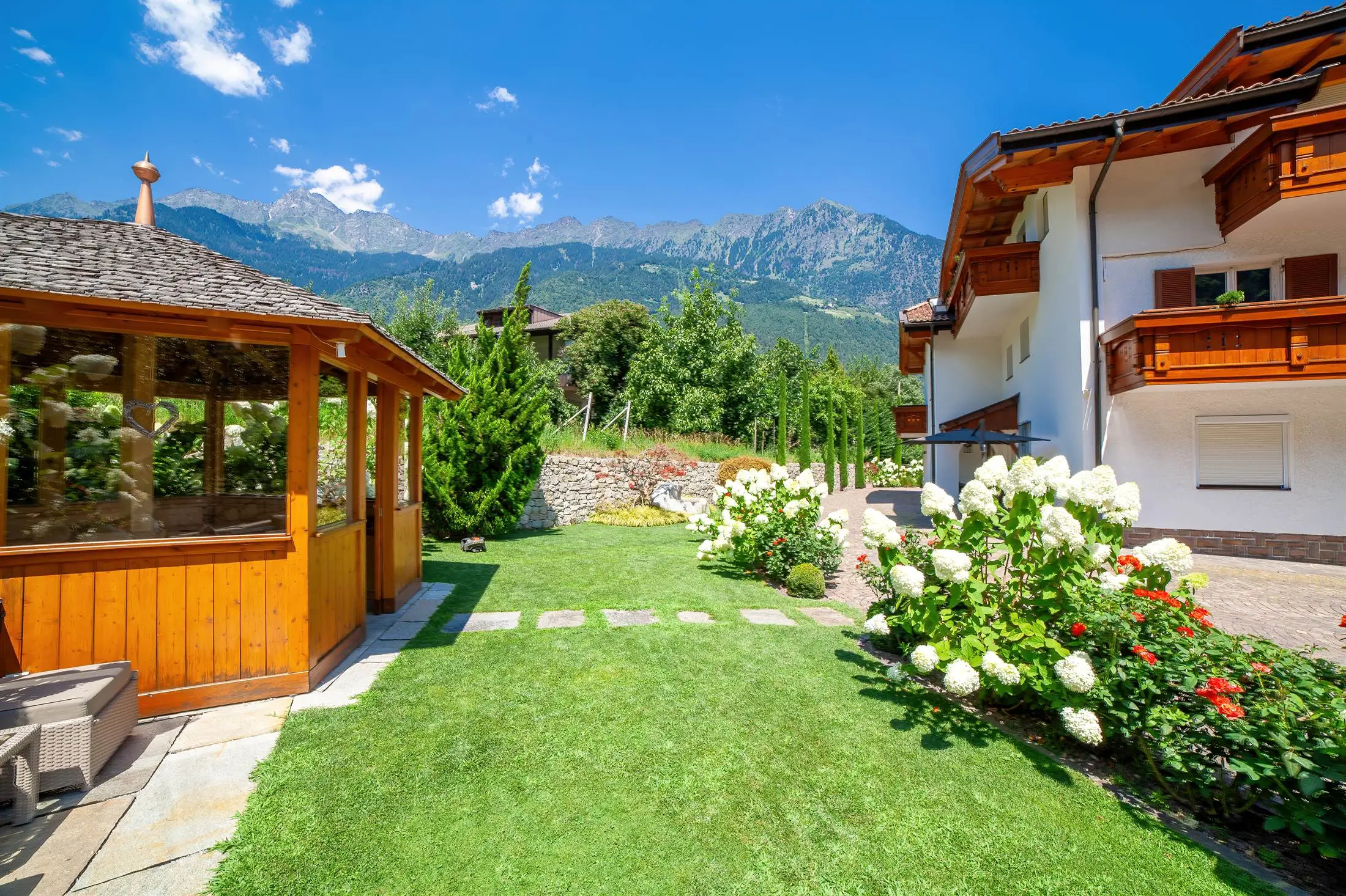 haus_tratter_garten-0853-HDR.jpg